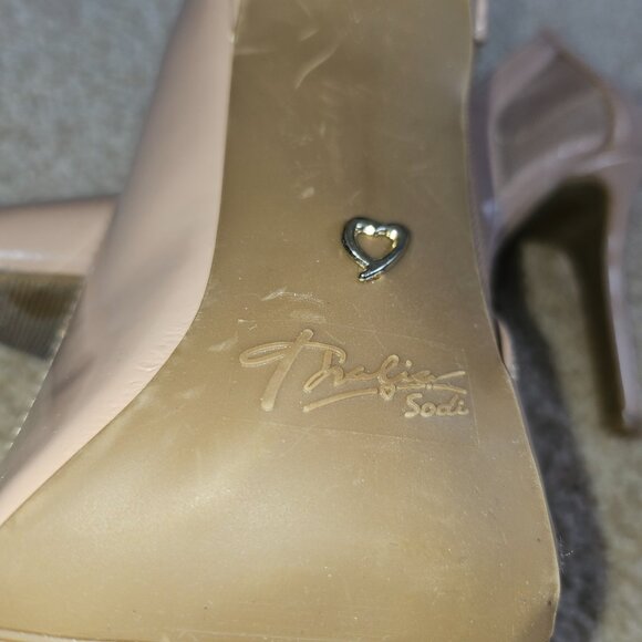 Thalia Sodi Patent Leather Nude 3.5 Inch Heels with Mesh Side Accents Size 6M - Picture 12 of 14